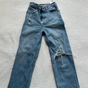 Levi’s Ribcage Straight Ankle Jeans